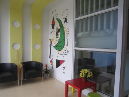 手繪墻和壁紙哪個更環保更好？