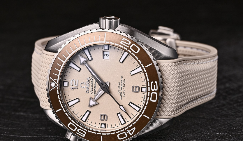 海馬繫列的海洋宇宙沙金盤目前店內現貨在售